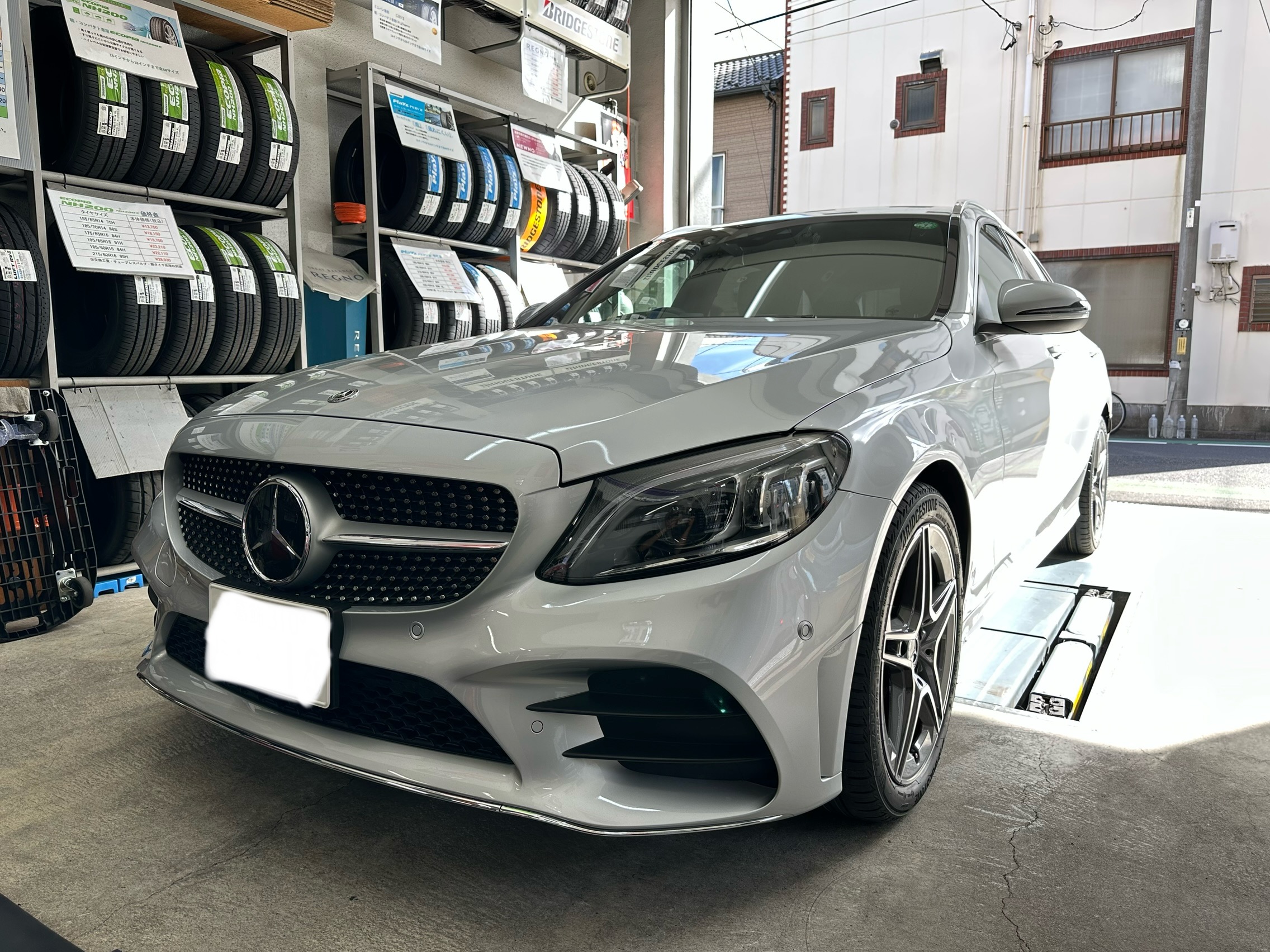 「メルセデスベンツ」C200×「TURANZA」T005　タイヤ交換