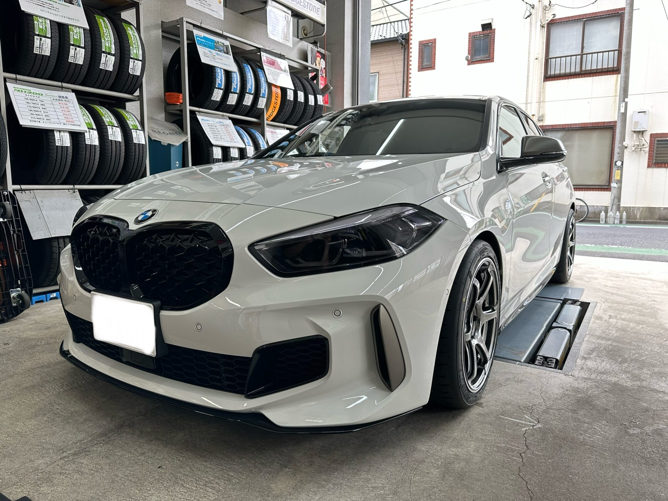 「BMW」M135i×「POTENZA」RE-71RS　タイヤ交換