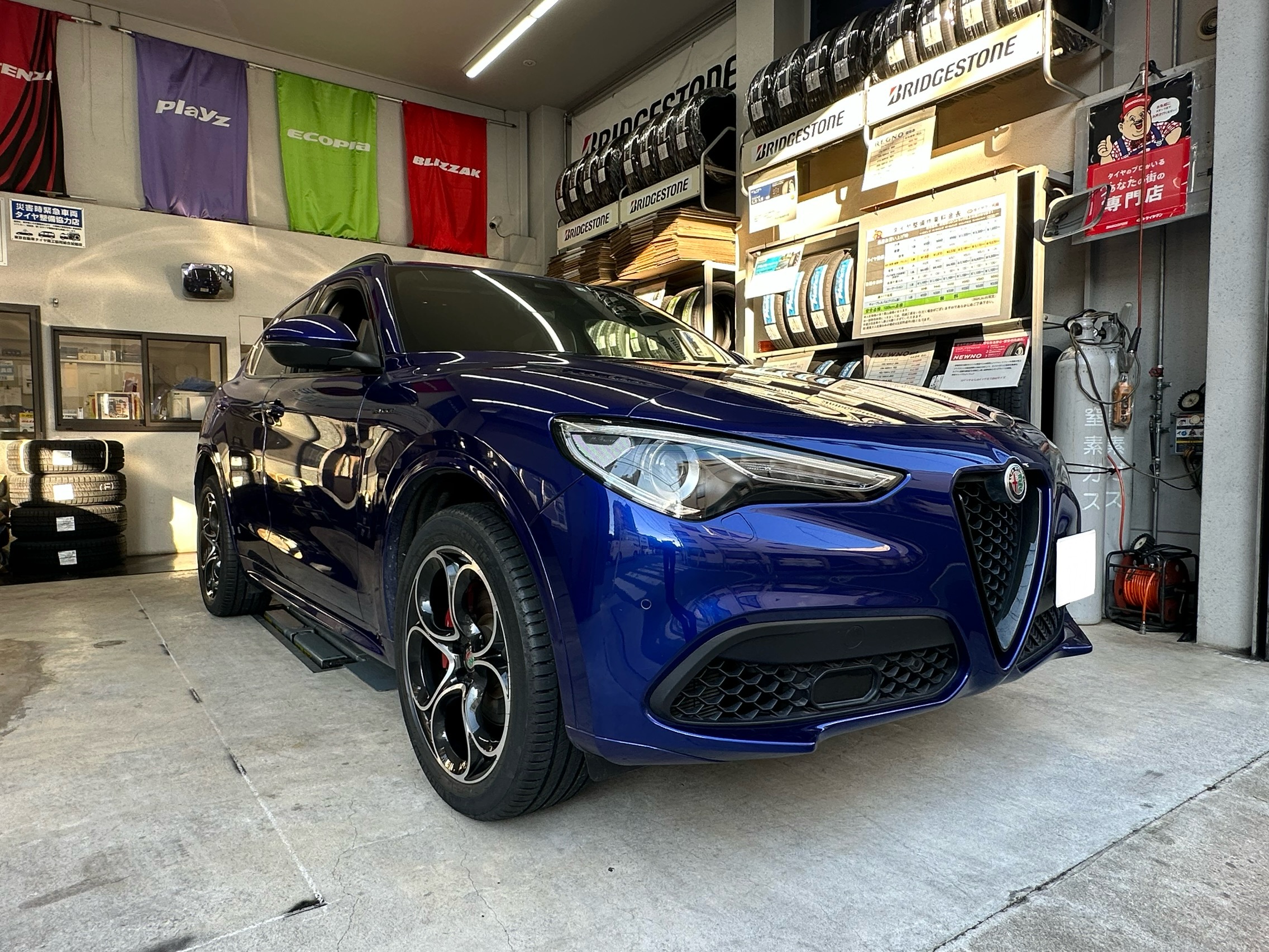 「アルファロメオ」ステルヴィオ×「MICHELIN」LATITUDESPORT3　タイヤ交換