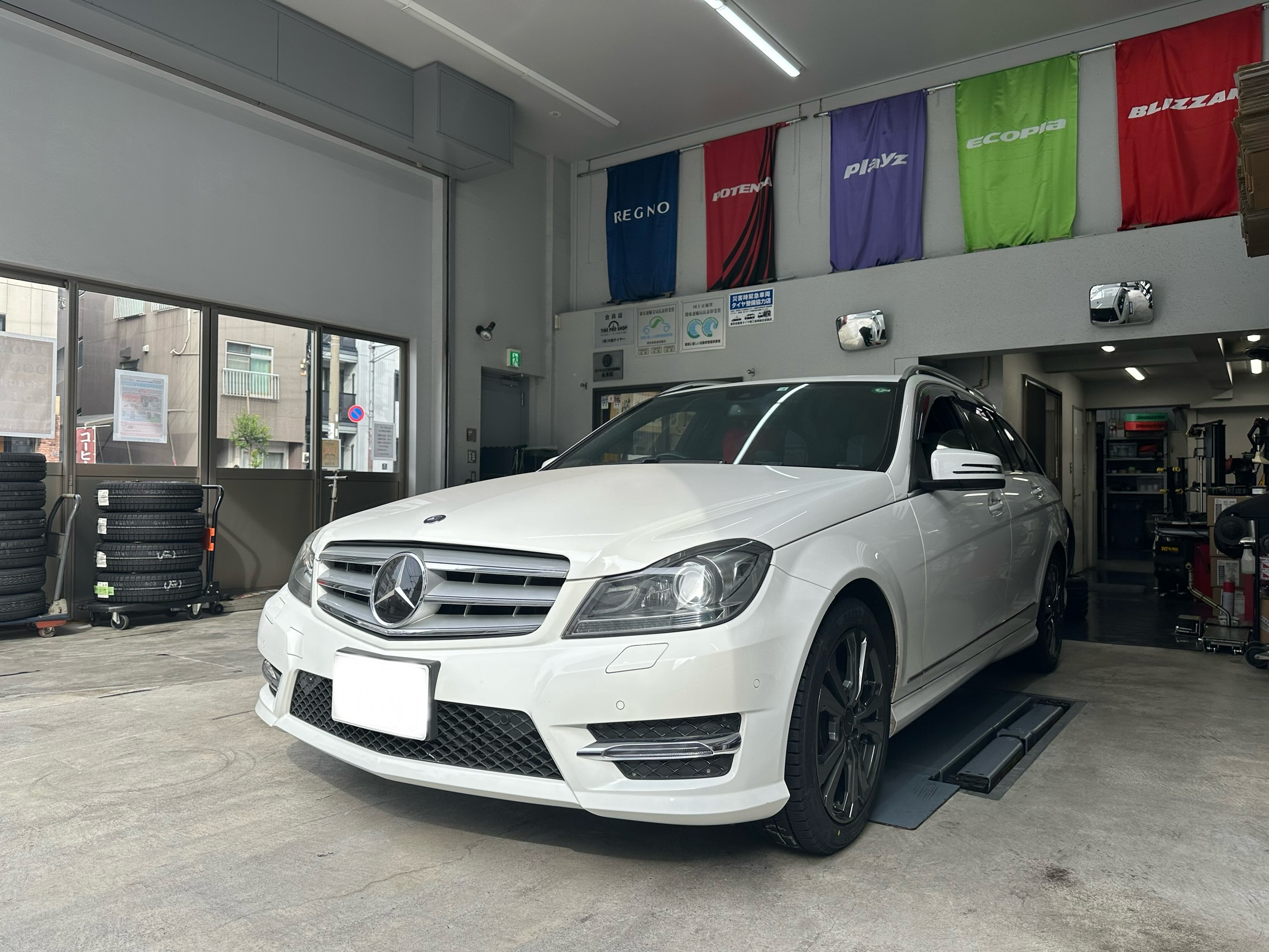 「メルセデスベンツ」C220×スタッドレスセット「VRX3×AdvanceLine」　履き替え