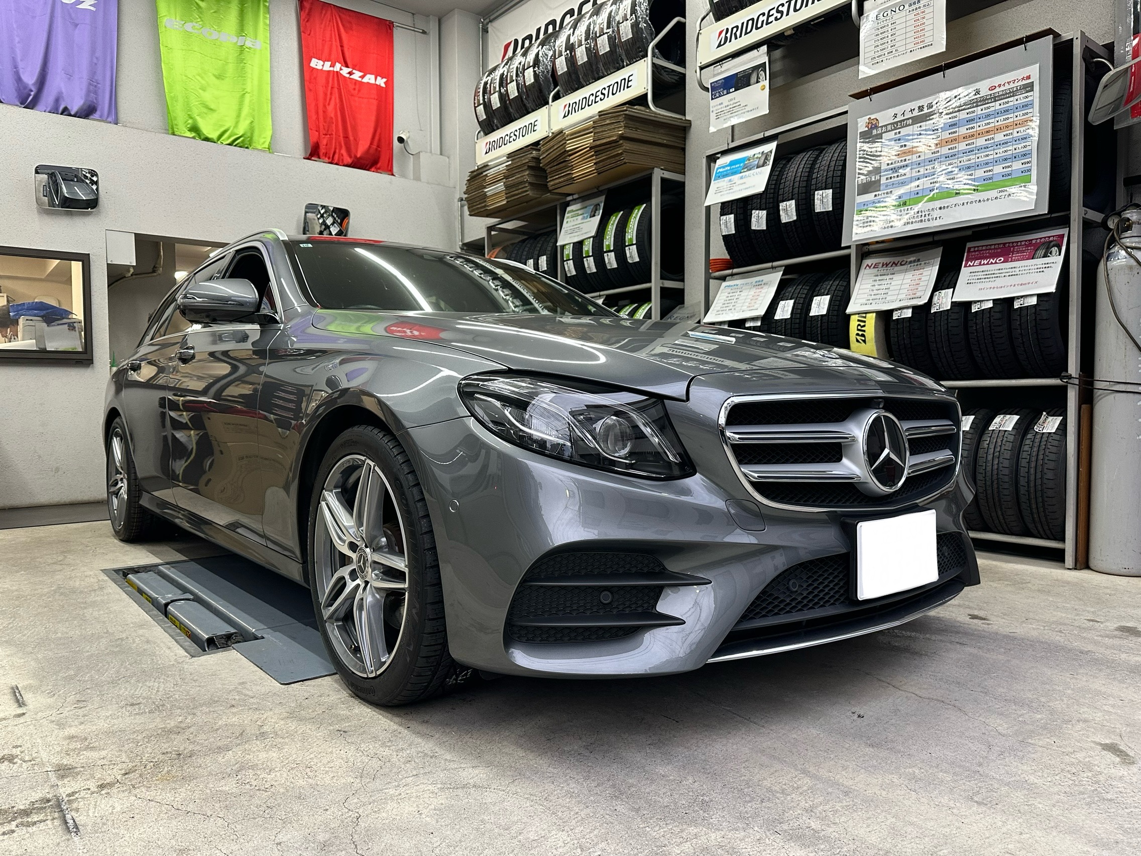 「メルセデスベンツ」E220d×「Continental」Extreme ContactDWS06PLUS　タイヤ交換