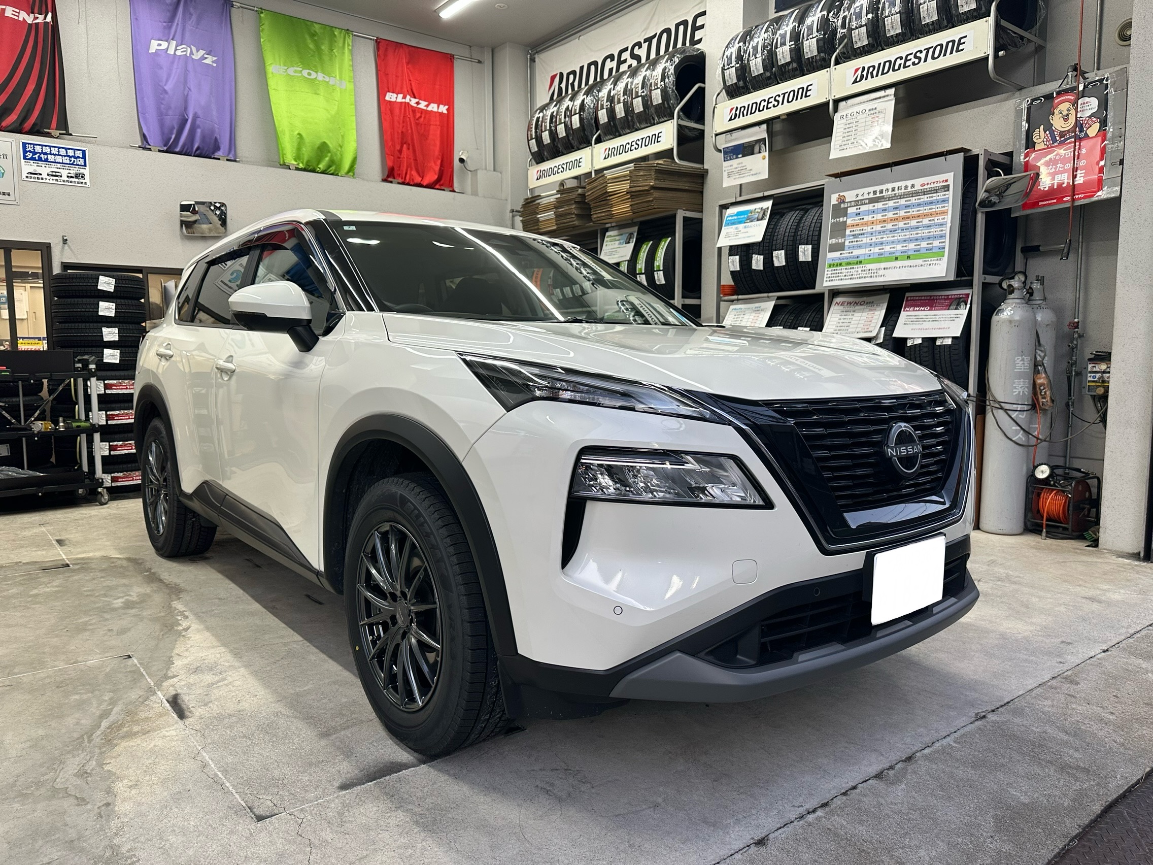 「NISSAN」X-TRAIL×スタッドレスセット「VRX3×VELVASPORT2」　履き替え