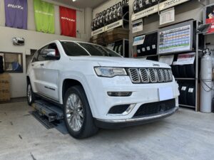 「Jeep」グランドチェロキー×「FALKEN」ZIEX S/TZ05　タイヤ交換