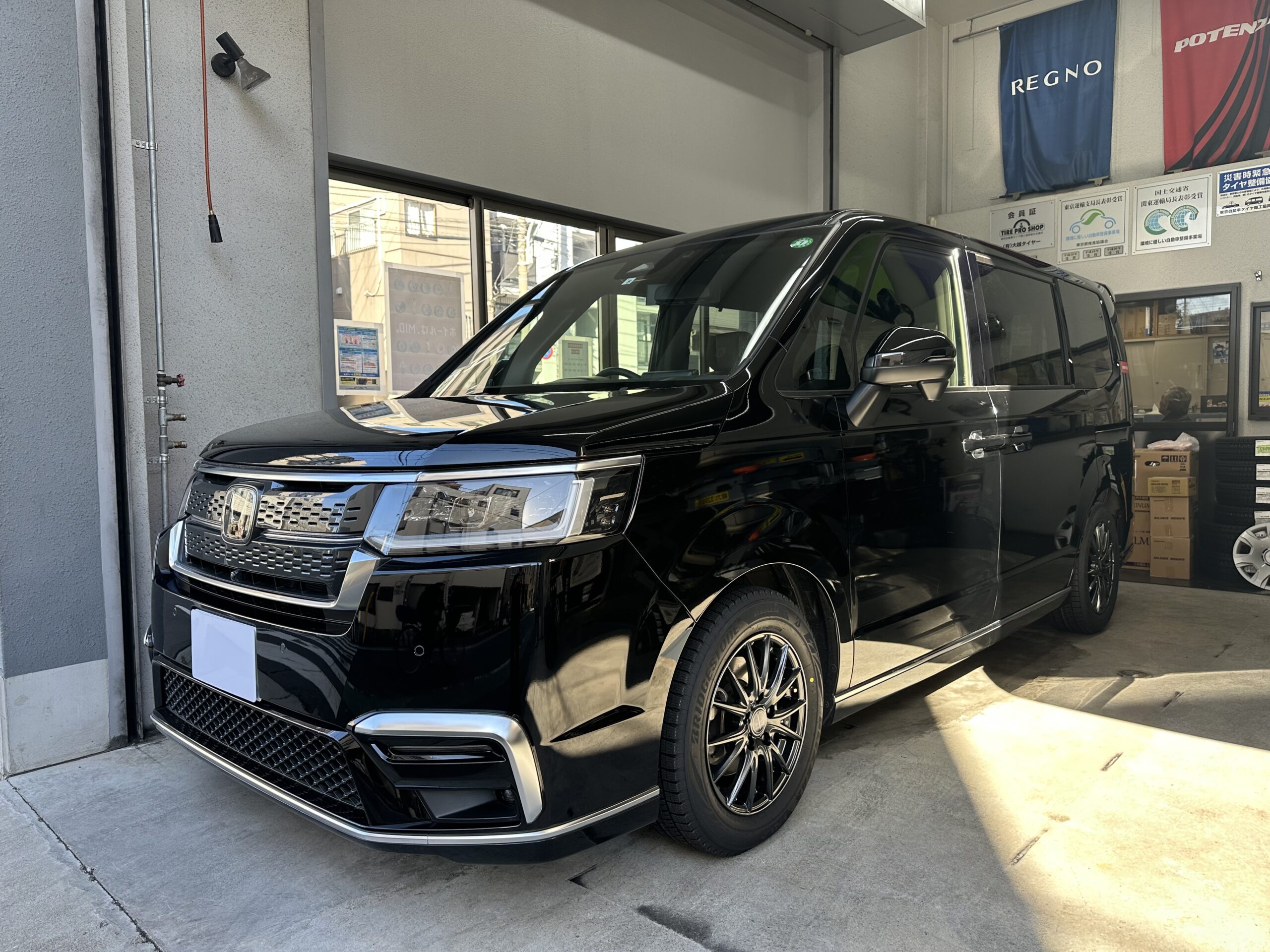 ステップワゴン×ブリヂストン「VRX2×VELVASPORT２」　スタッドレスセット履き替え