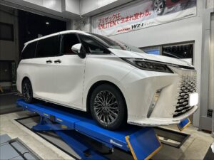 【スタッドレス】レクサスLM500h×ブリヂストン「WZ-1」