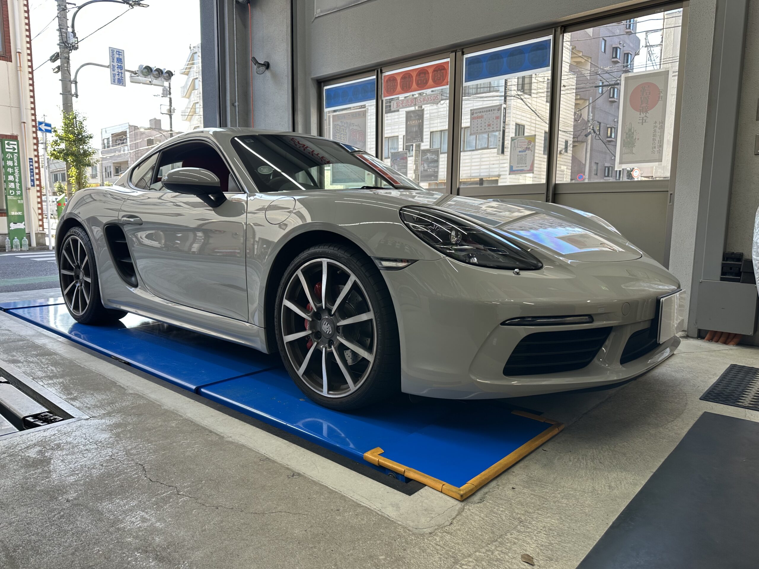 【輸入車もお任せ！】ポルシェ718CaymanSタイヤ交換