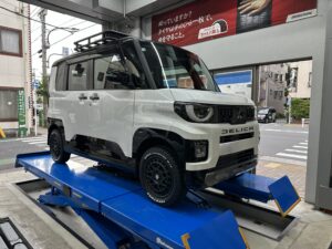 【装着事例】デリカミニをドレスアップ！「OPENCOUNTRY R/T」ホワイトレター×「MUDVANCE X TypeM」マッドブラックで遊び心満載の足元へ！墨田区のタイヤ・ホイール交換はお任せください！