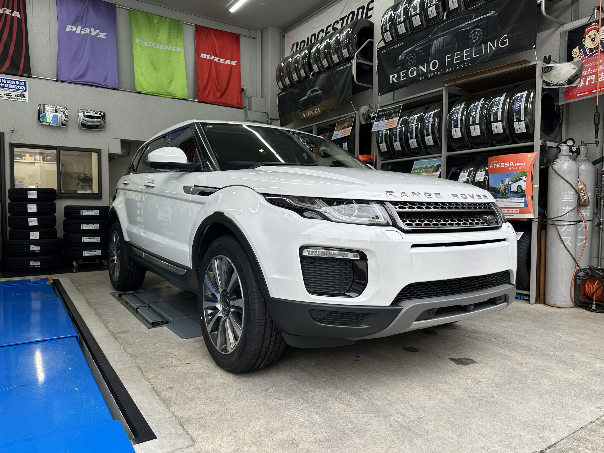 【レンジローバーイヴォーク×タイヤ交換】最新SUV専用タイヤ「ALENZA LX200」でさらなる静粛性を！墨田区のタイヤ交換はお任せください！