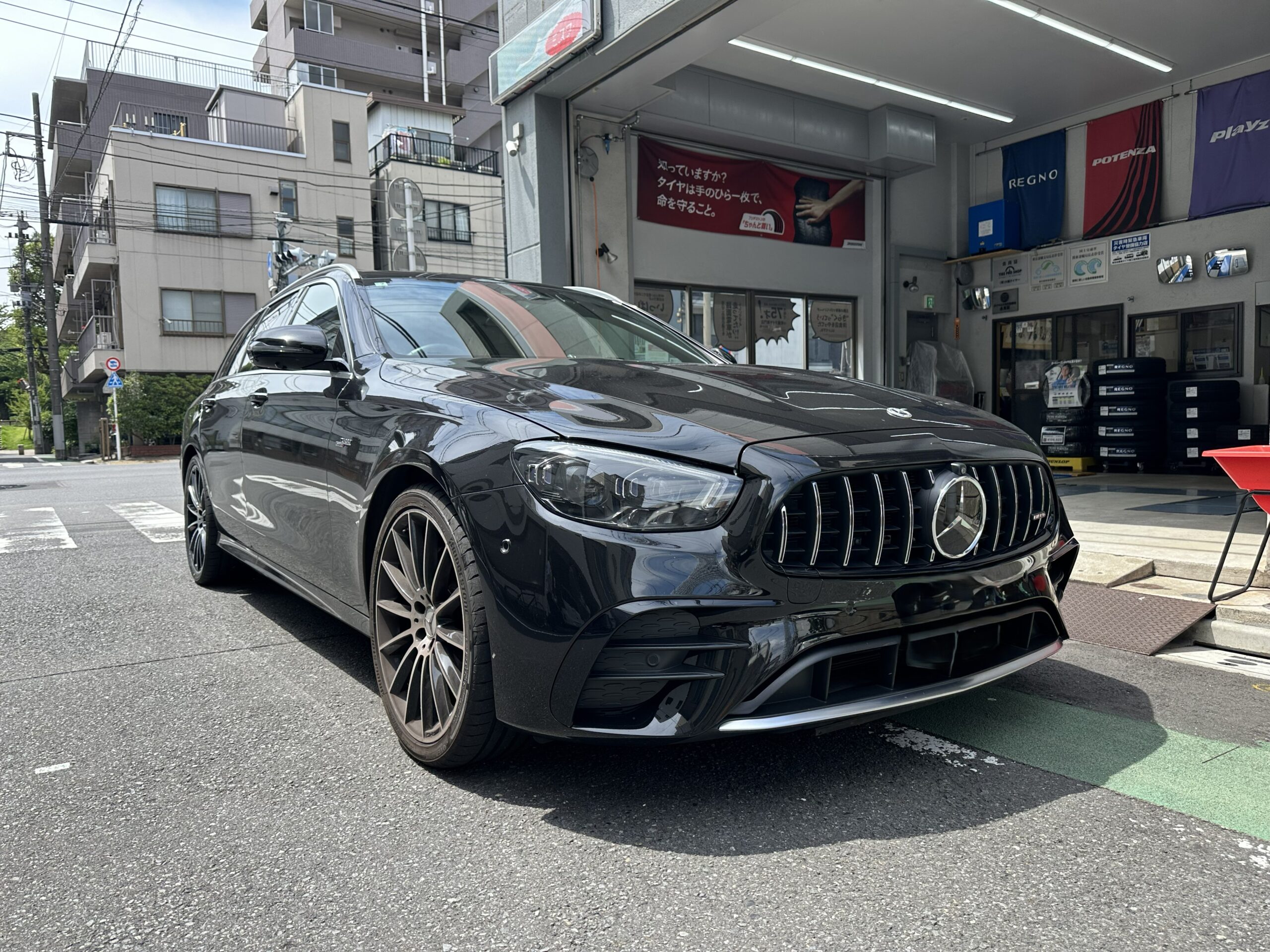 【AMG・E53×タイヤ交換】ブリヂストンのスポーツタイヤ『POTENZA S007A』を装着！溝があるのにバースト寸前の訳とは？墨田区のタイヤ交換はお任せください！