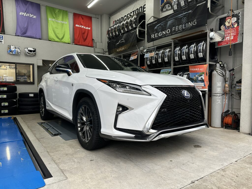 【レクサスRX450h×タイヤ交換】偏摩耗によるパンクをきっかけに、DUNLOP『SYNCHRO WEATHER（シンクロウェザー）』へ交換！墨田区のタイヤ交換はお任せください！