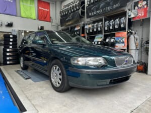 【ボルボV70×タイヤ交換】パンク修理が出来ない！？ミシュランの「ENERGY SAVER 4」へ交換！