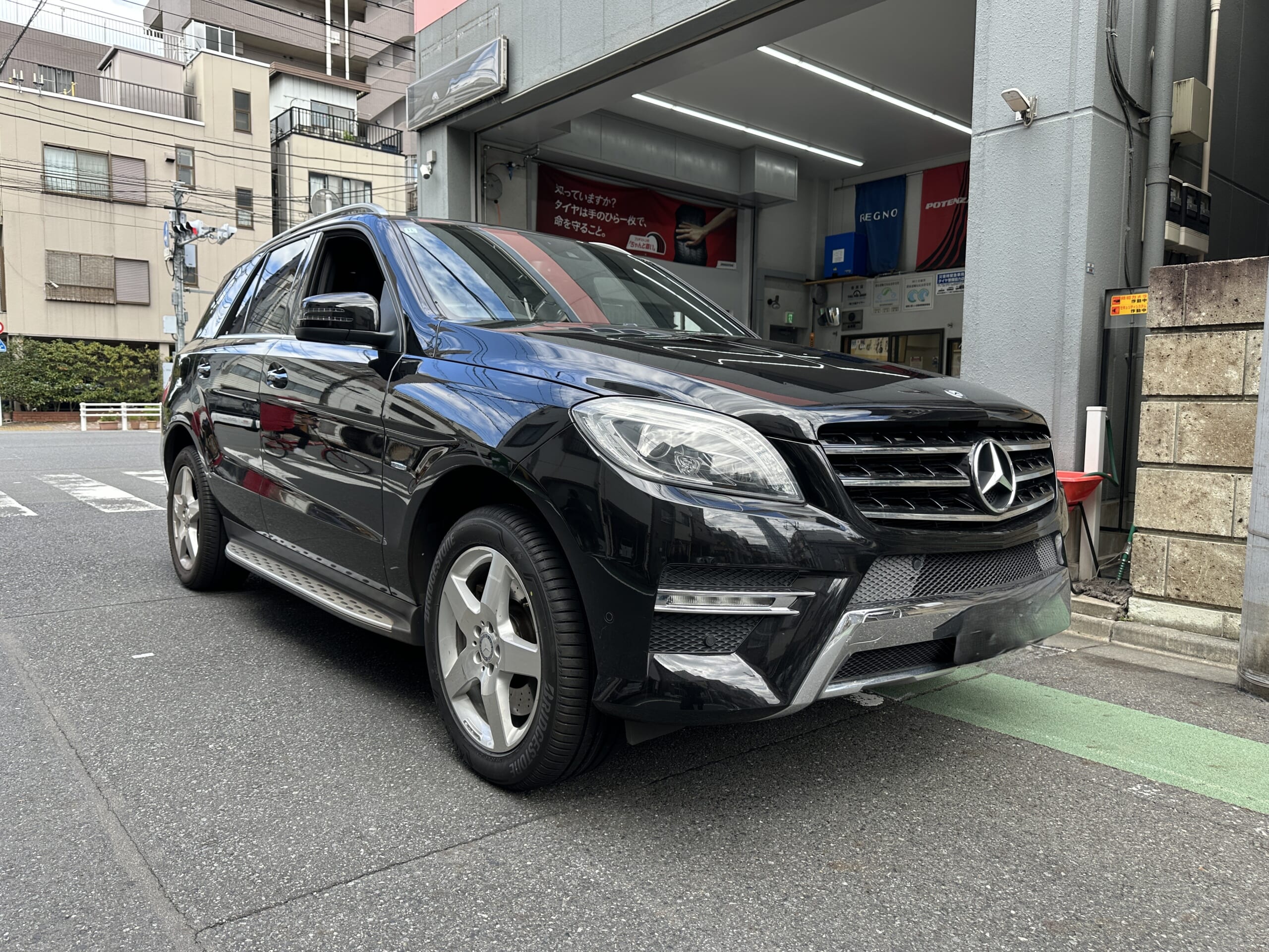 【メルセデスベンツML350×タイヤ交換】ひび割れ＆残溝低下でご相談！ブリヂストンの「ALENZA 001」をリピート装着！